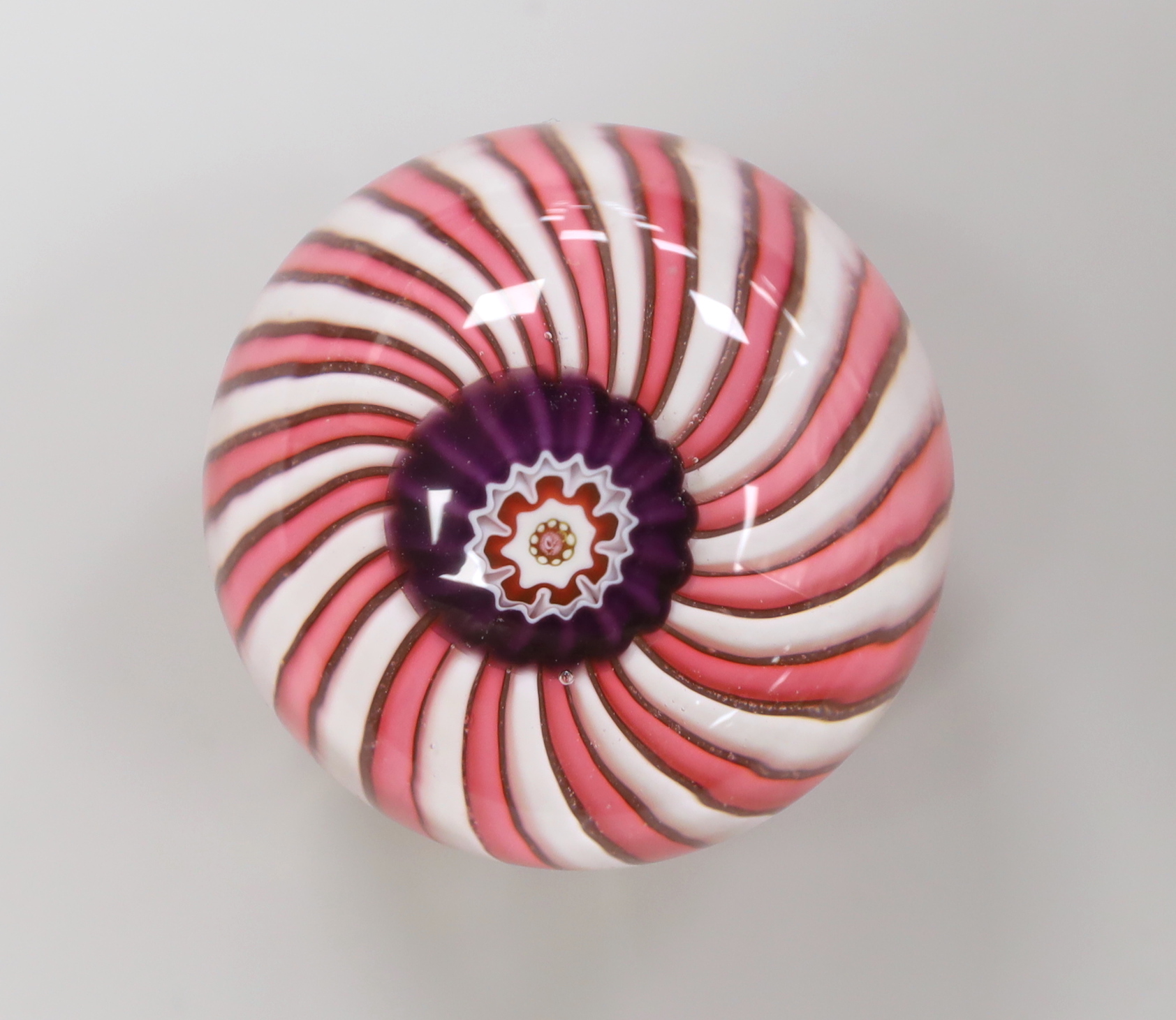 A Clichy swirl paperweight, 4.5cm approximate diameter